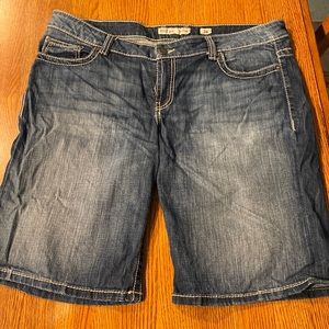 Womens BKE denim Bermuda shorts size 36 waist